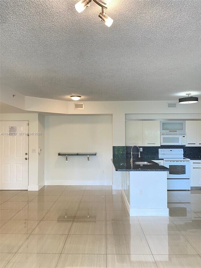 Building Photo - 2440 E Preserve Way