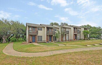 Building Photo - 1815 River Crossing Cir