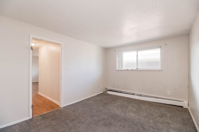 Foto del edificio - 5885 Poplar St