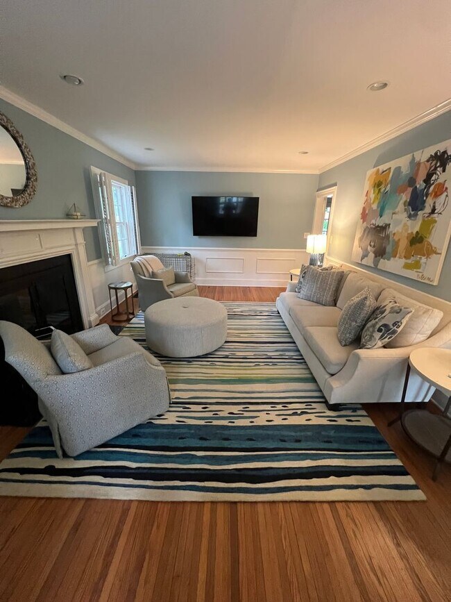 Building Photo - Gorgous 4 Bed 3.3 Bath house in the Sedgef...