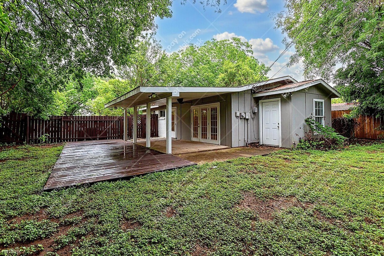 Primary Photo - 3 br, 1 bath House - 4604 Raintree Blvd
