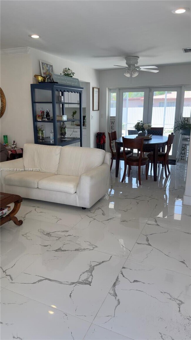 Foto del edificio - 2345 NW 182nd Terrace