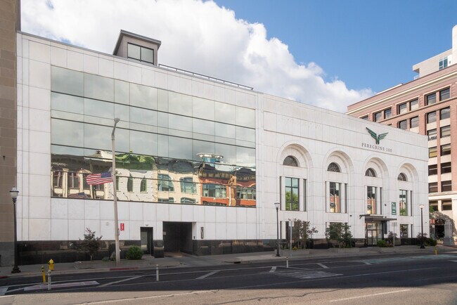 Edificio Peregrine 100 - Peregrine 100