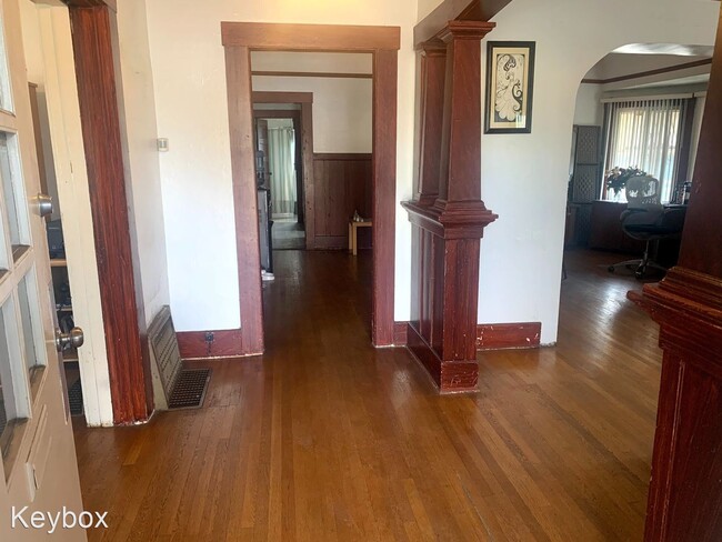 Building Photo - 3 br, 1 bath House - 2290 W. 29th Street