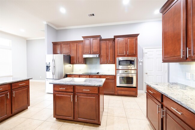 Building Photo - 6743 Honeycrest Lane