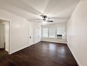 Building Photo - 1136 Berthea St