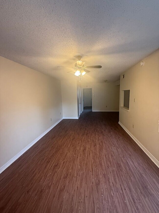 Building Photo - 3033 Toulon Dr