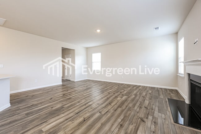 Building Photo - now