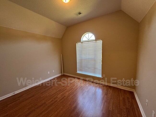 Building Photo - 35 Mulberry Cove