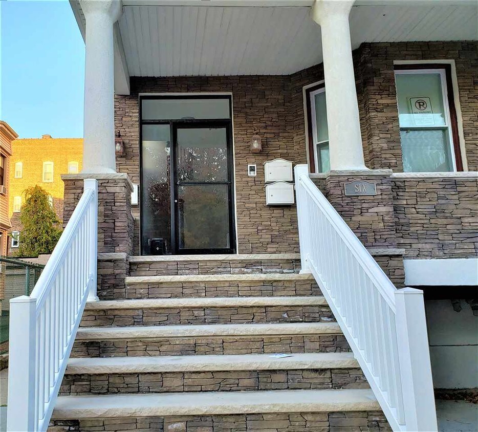 6 50th St Unit 3, Weehawken, NJ 07086 Room for Rent in Weehawken, NJ