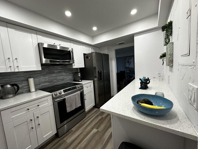 Building Photo - 2425 Presidential Way