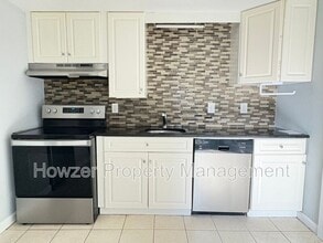 Building Photo - 10 Pine Grove Ave Building Photo - 10 Pine Grove Ave