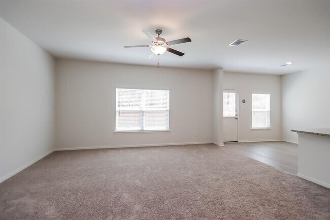 Building Photo - 10773 Castle Rock Dr