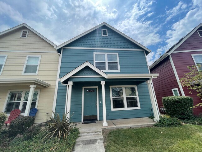 Foto del edificio - Updated 3 Bed 2 Bath Townhome Located at H...