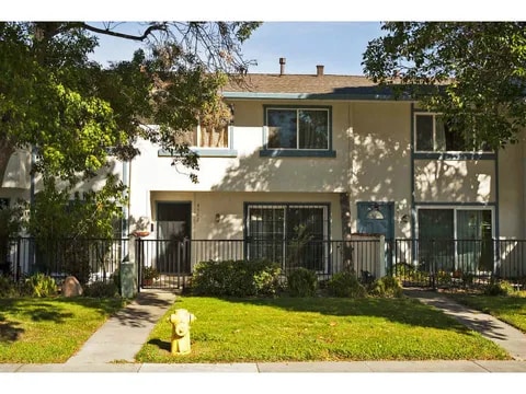 Building Photo - 4562 Reyes Dr