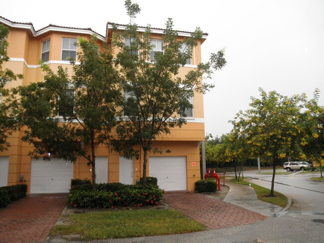 Foto del edificio - SHOMA AT ROYAL PALM BEACH