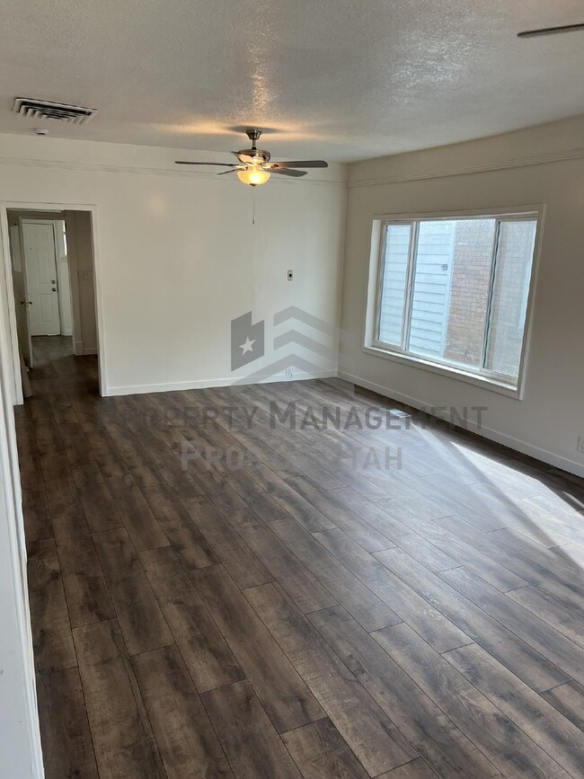 Building Photo - 2036 Liberty Ave