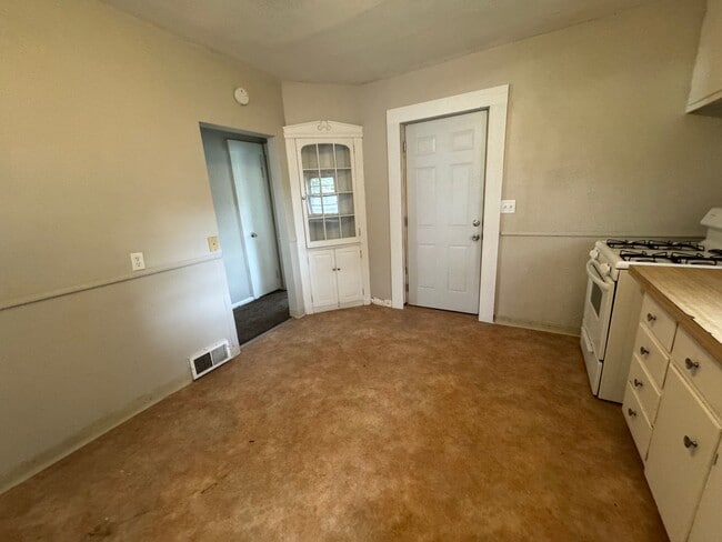 Building Photo - HM 1020 18th Ave A