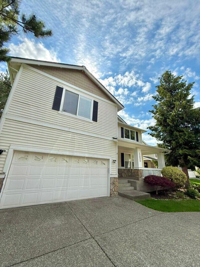Foto del edificio - Spacious 4-Bedroom Berkshire Glen Home wit...