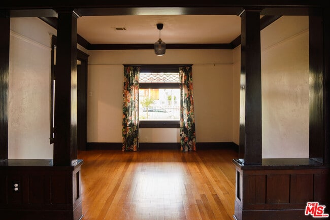 Foto del edificio - 3210 Manitou Ave