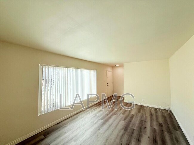 Foto del edificio - 625 Aerick St