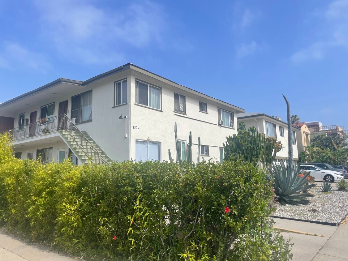 Primary Photo - 1519 S Fairfax Ave