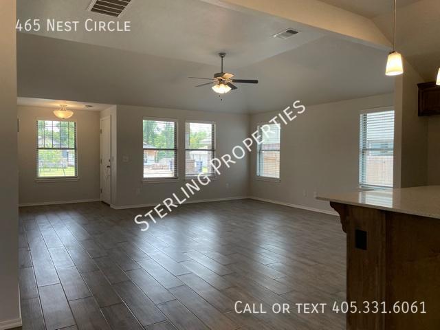 Building Photo - Charming 3-Bedroom Home in Skyline Trails