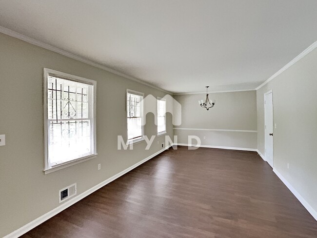 Building Photo - 2175 Surrey Trl