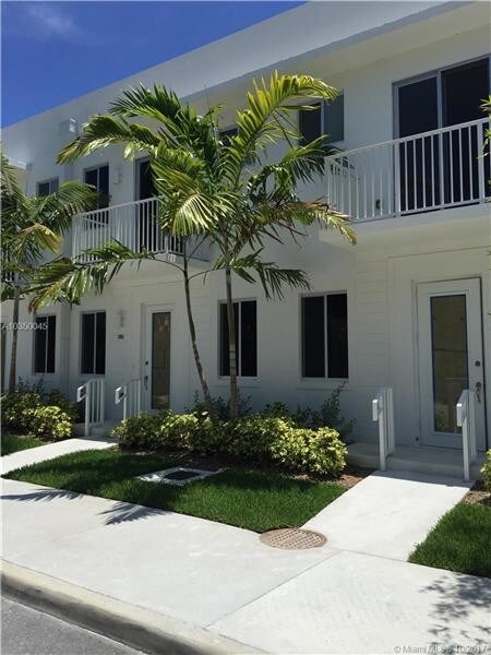 Foto del edificio - 2610 NE 213th St