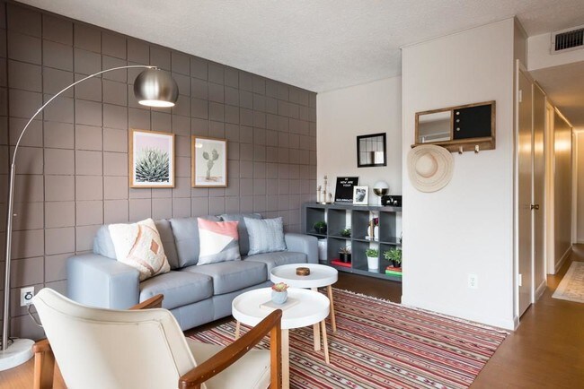 Foto del edificio - 3212 Red River St