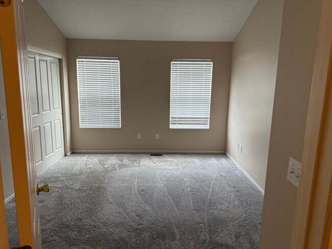 Foto del edificio - 1006 Hartford Village Blvd