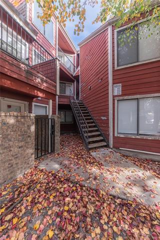 Foto del edificio - 9805 Walnut St