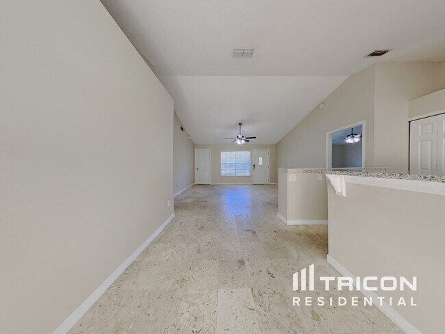 Building Photo - 367 Masson Ct