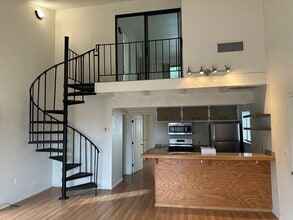 Building Photo - 1316 Chestnut St