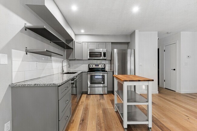 Foto del edificio - 3867 SW Canby St - 1