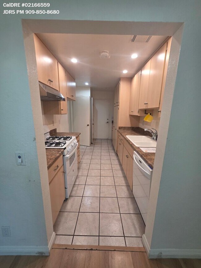 Foto del edificio - Diamond Bar 3 Bedroom Condo