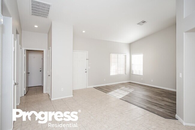 Foto del edificio - 9633 Crystal Ridge Rd