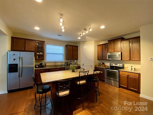 Building Photo - 13017 Reunion St