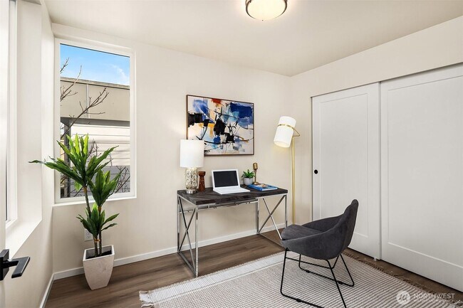 Foto del edificio - New Ballard Townhomes