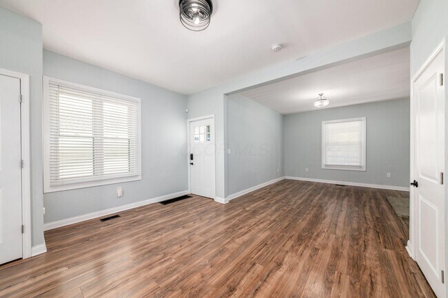 Foto del edificio - 997 Oakwood Ave
