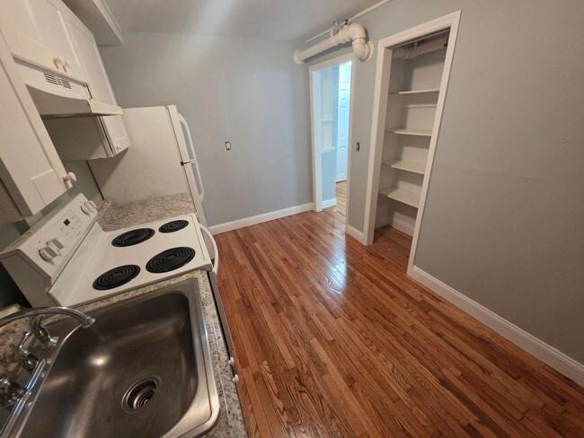 Foto del edificio - 3288 Franklin Ave