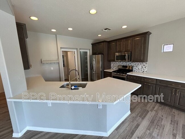 Building Photo - 13793 W Country Gables Dr