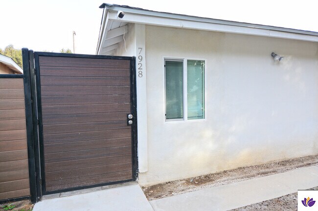 Foto del edificio - 7926 Northgate Ave