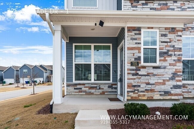 Building Photo - 725 Andrade Dr
