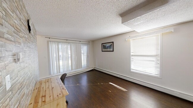 Building Photo - 7201-7201 Poplar Dr