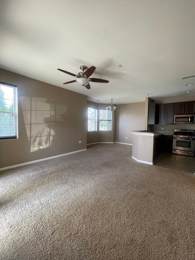 Building Photo - 2250 Aurora Dr