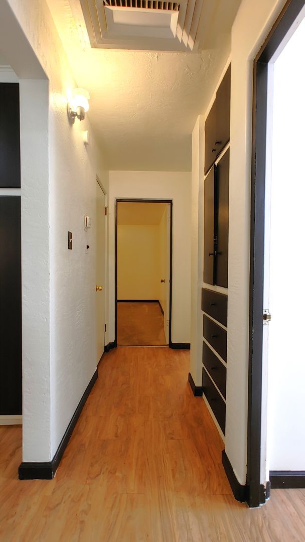 Building Photo - Palomas 3plex