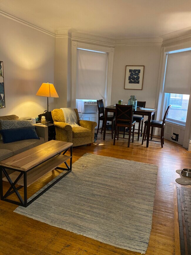 Building Photo - 220 Newbury St