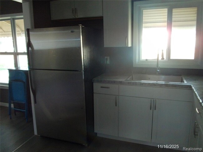 Building Photo - 27107 Florence St