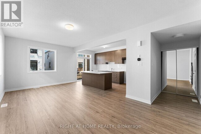 Photo du bâtiment - 717 Tincture Pl